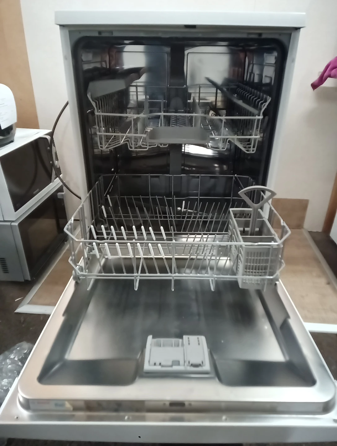 Lave-vaisselle pose libre Bosch - 12 couverts - grade B – Image 5