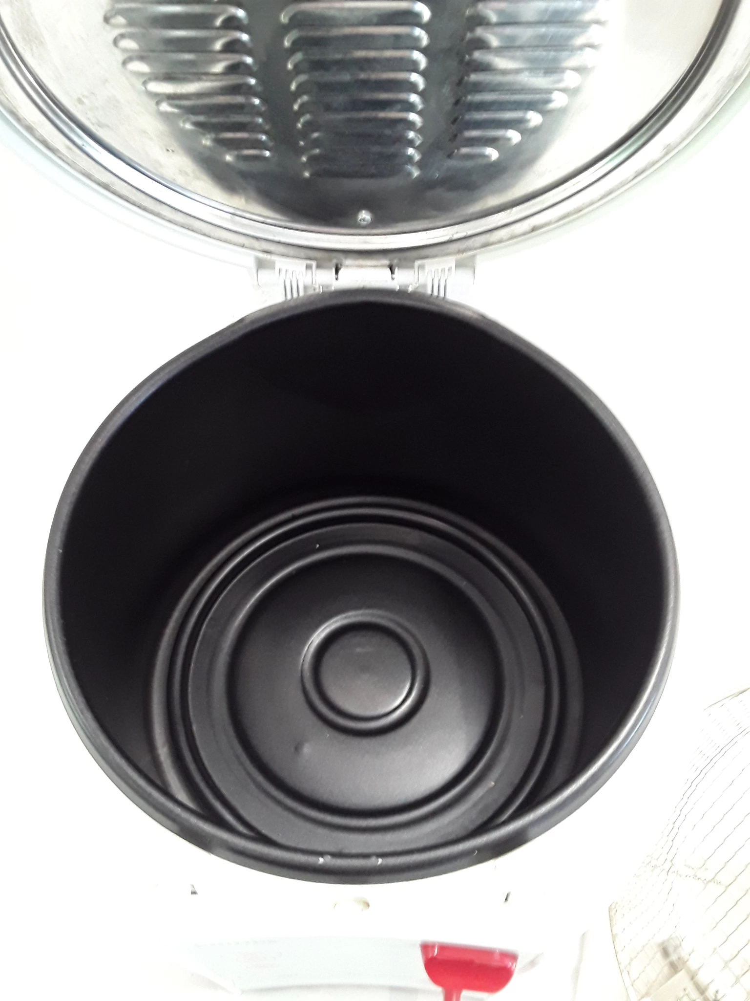 Friteuse Philips blanc et rouge - 2L - grade A – Image 4