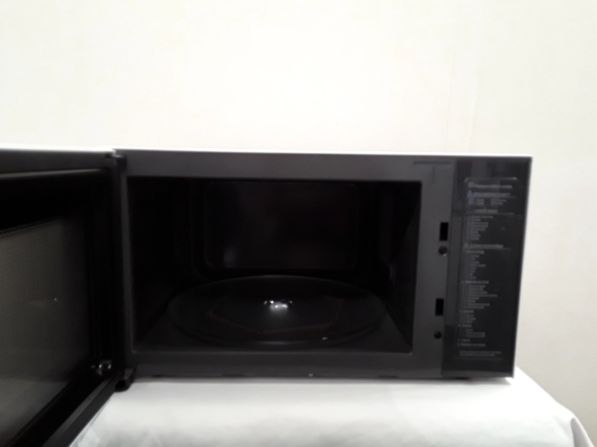 Micro-onde Pose libre LG blanc - 32L - grade A – Image 3