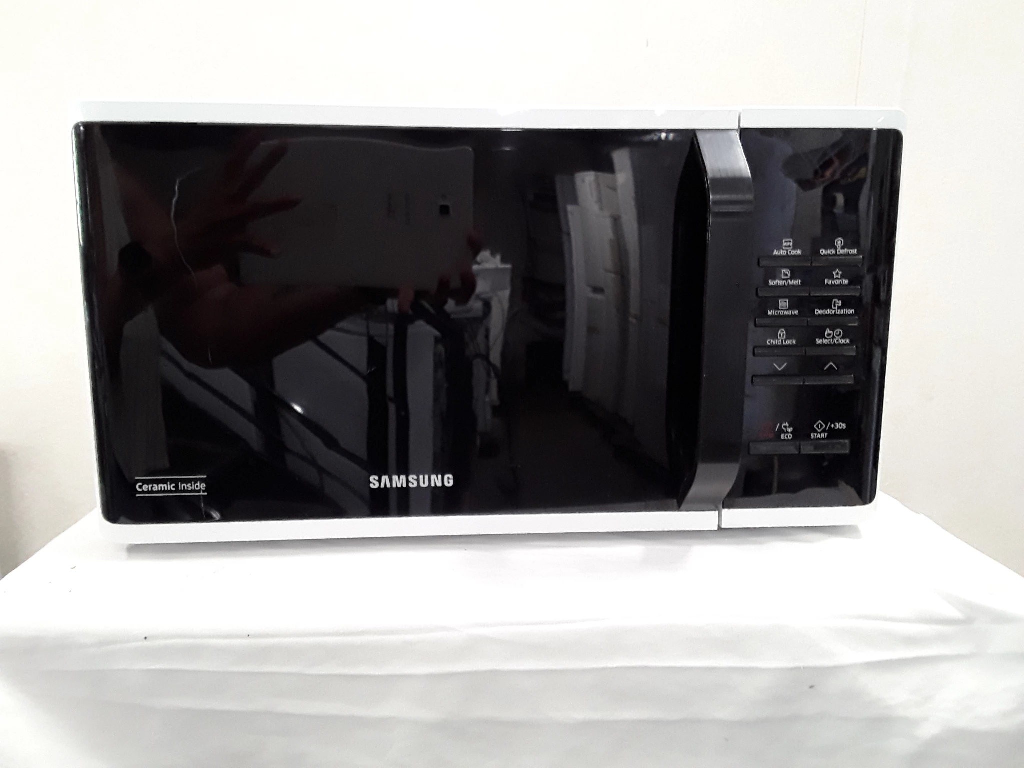 Micro-onde Samsung Noir et blanc - 23L - grade A