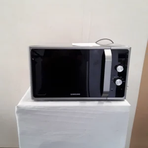 Micro-onde Samsung gris et noir - 23L - grade A