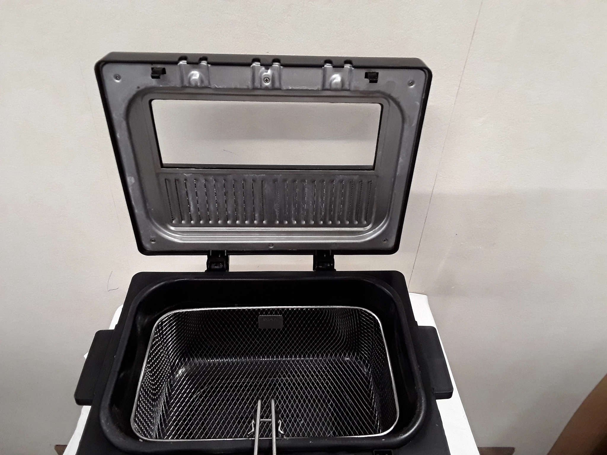 Friteuse Pose libre Silvercrest inox et noir - 4L - grade B – Image 4